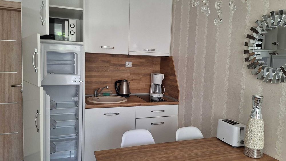 Дава се под наем Двустаен апартамент в к.к. Слънчев бряг - 56 кв.м за 350 € - Снимка #2