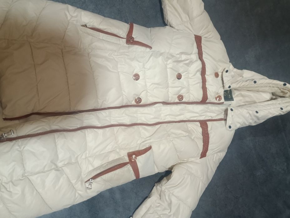 Женские куртка сотилади оригинал