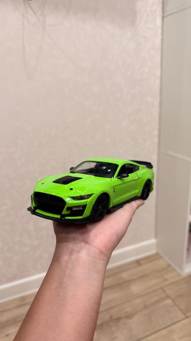 Продам Машинка зеленая