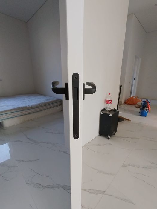 установка межкомнатных  дверей.
Профессион