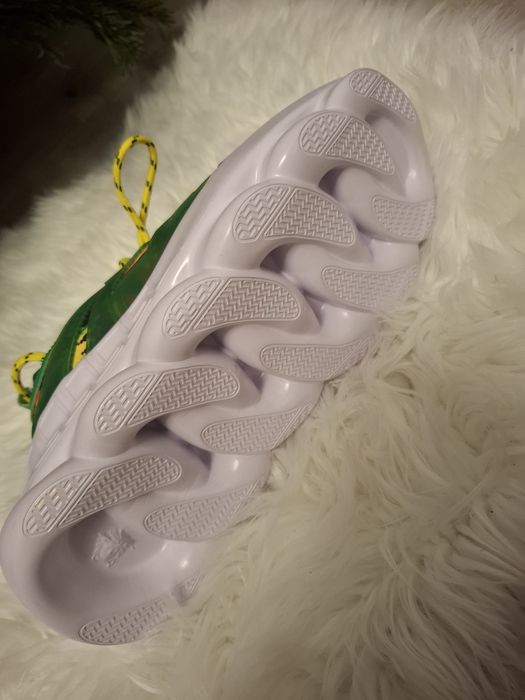 Versace Chain Reaction