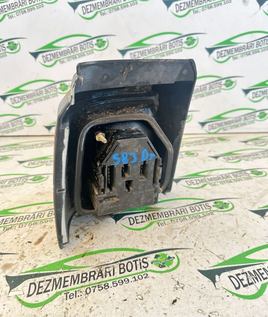 Lampa / Tripla stop dreapta pe aripa Volkswagen VW Passat B3