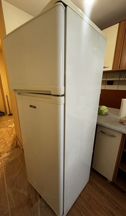 Frigider Zanussi