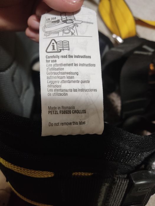 Сбруя (седалка) Petzl Navaho с вграден гръден самохват за височинна работа