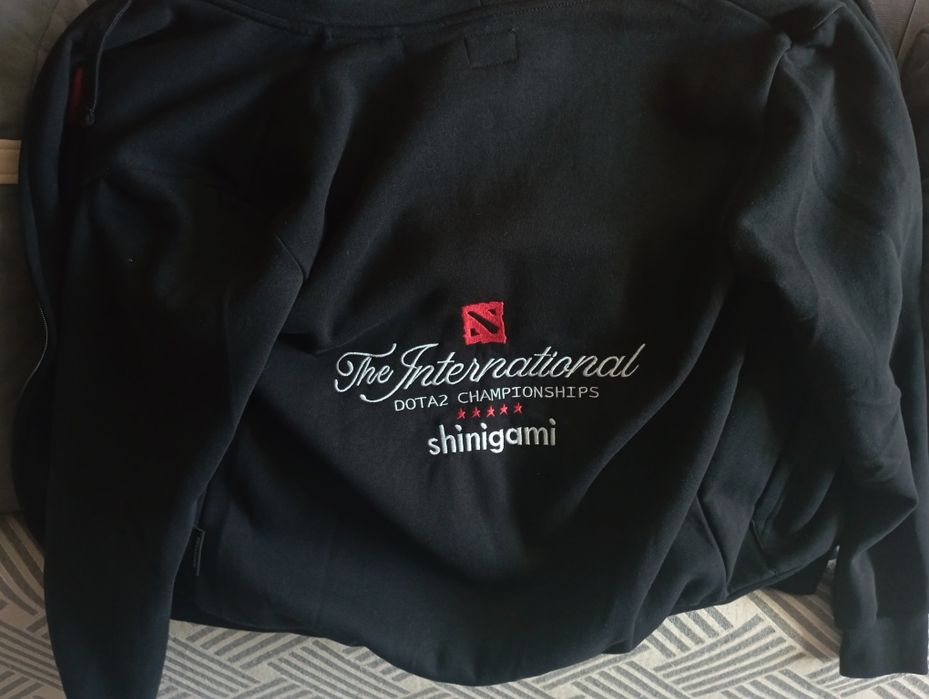 именная зипка the international