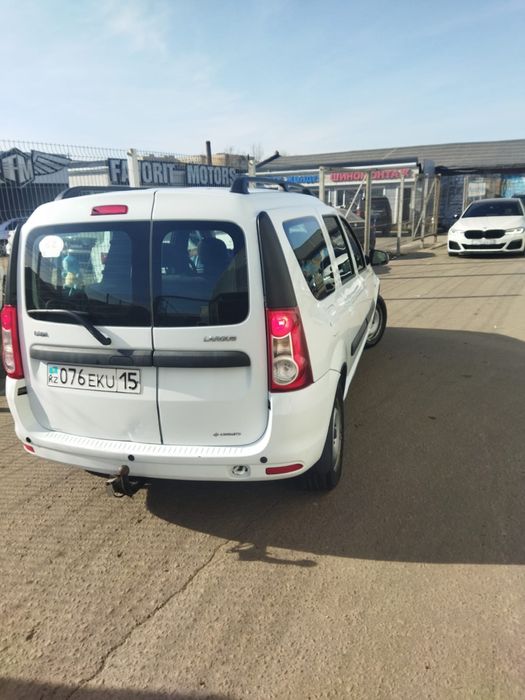 Продам машину ларгус