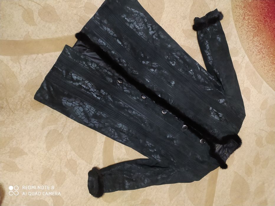 Продам пальто замшевое