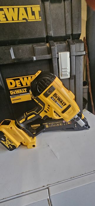 Pistol cuie dewalt dcn 693