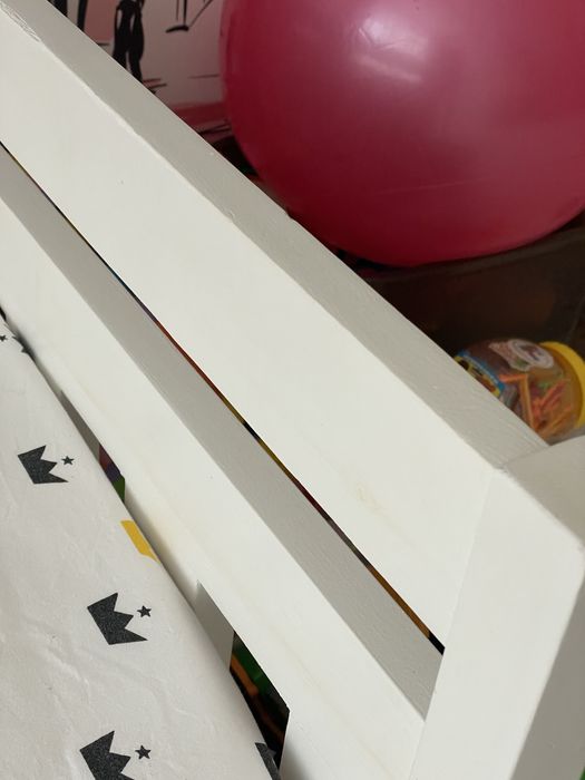 Продам 2 кровати с матрасами