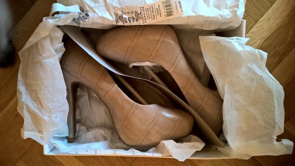 Нови обувки Dorothy Perkins 39 номер