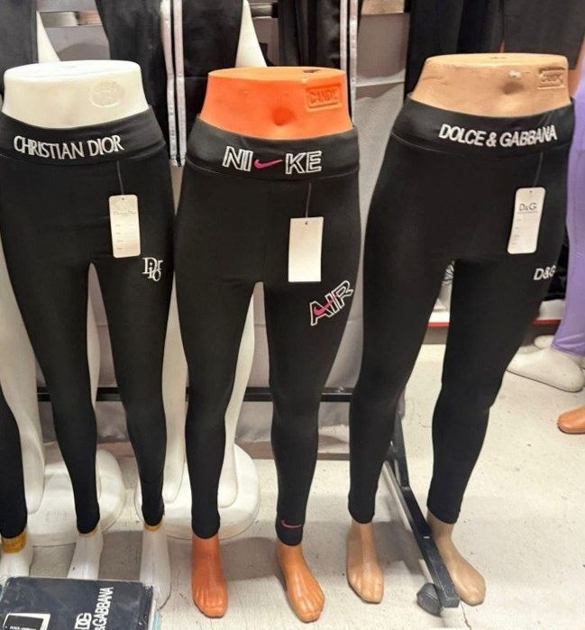 Set colanți siglă cusuta!
S M L Xl 2Xl 
125 lei