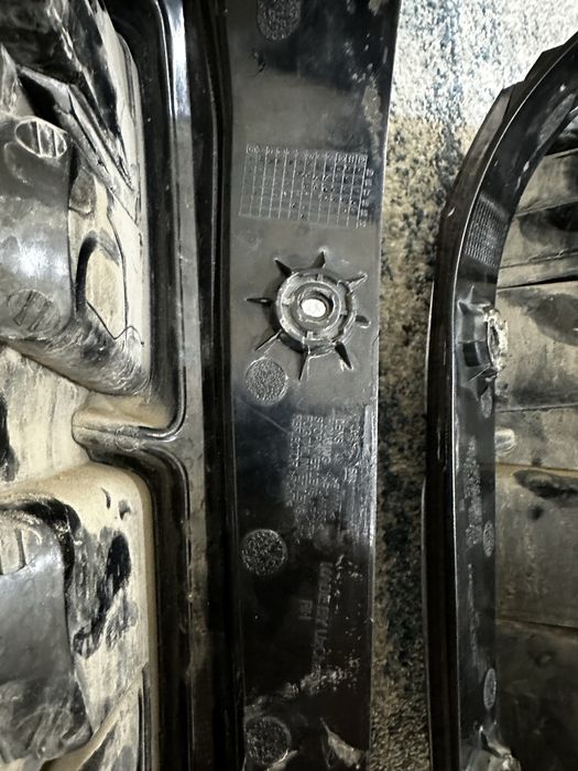 Cobalt Midnight fara sotiladi