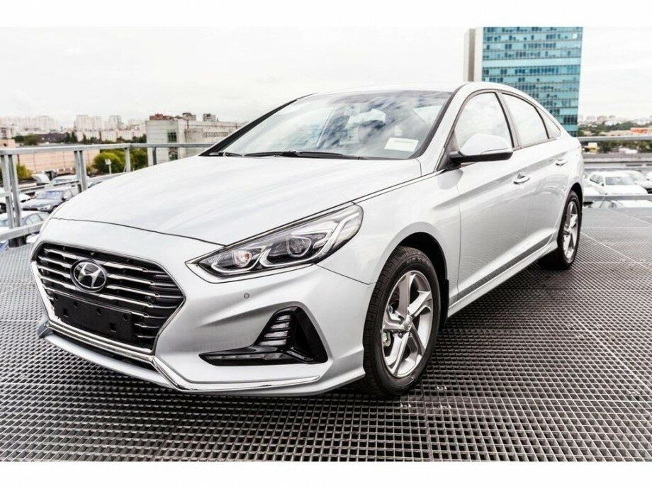 Стекла фар на Hyundai Sonata 7 LF