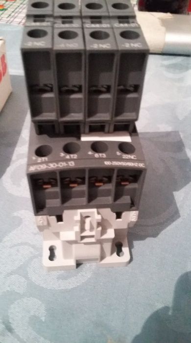 Contactor ABB - 240V, 25 A, cod NF71E