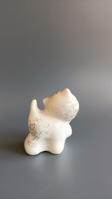 Статуэтка фарфор Котенок с клубком