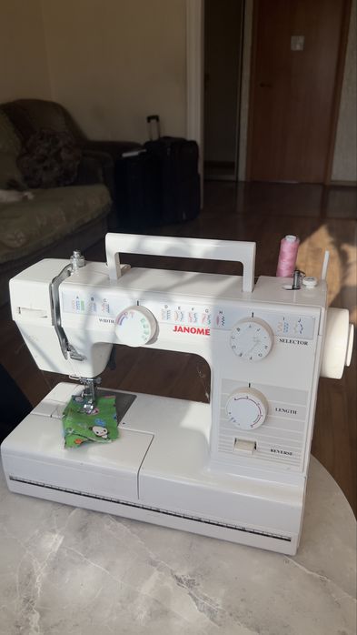 Швейная машинка Janome