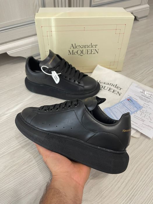 Adidasi ALEXANDER MCQUEEN l Produs NOU Unisex | Adidasi Baieti Fete | Mcqueen  ALB | Mcqueen  Negru | Mcqueen Negru - Alb | Calitate Premium