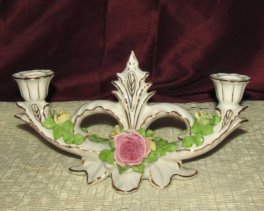 Порцеланов двоен свещник Dresden