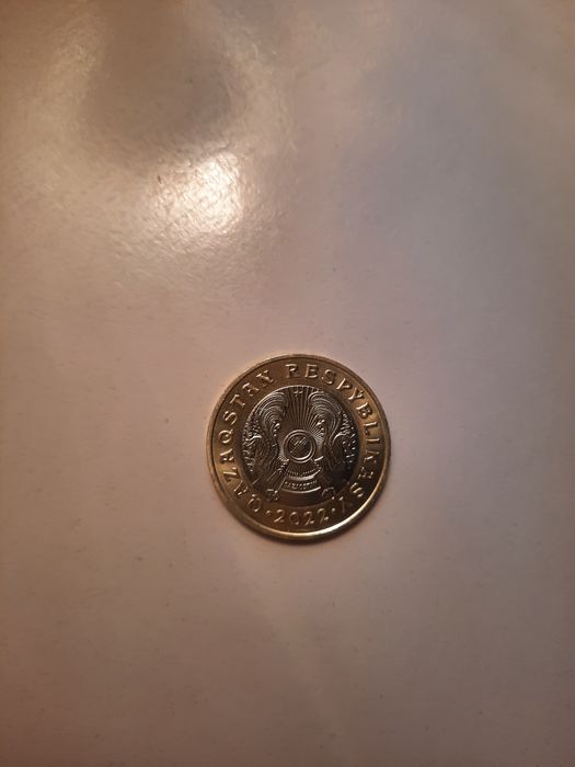 Продам монету 100тг