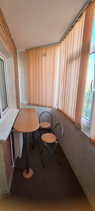 Ofer spre inchiriere garsoniera