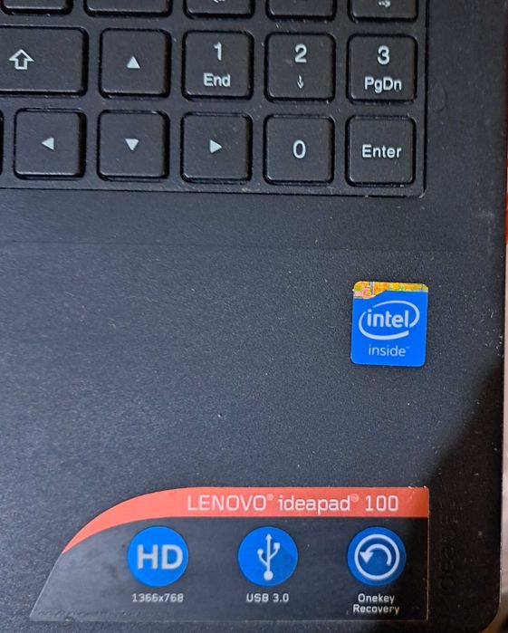Лаптоп Lenovo за части .