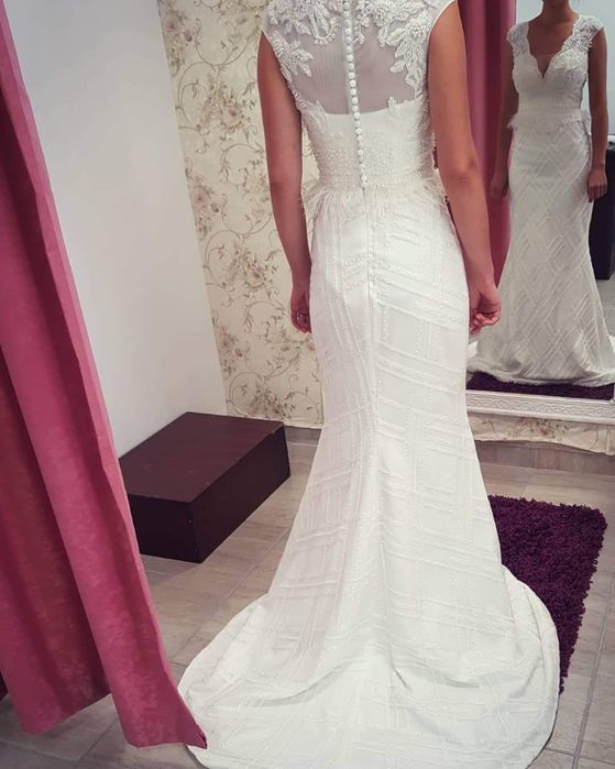 Vând rochie de mireasă