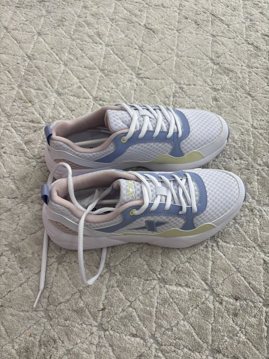 Продам кроссовки