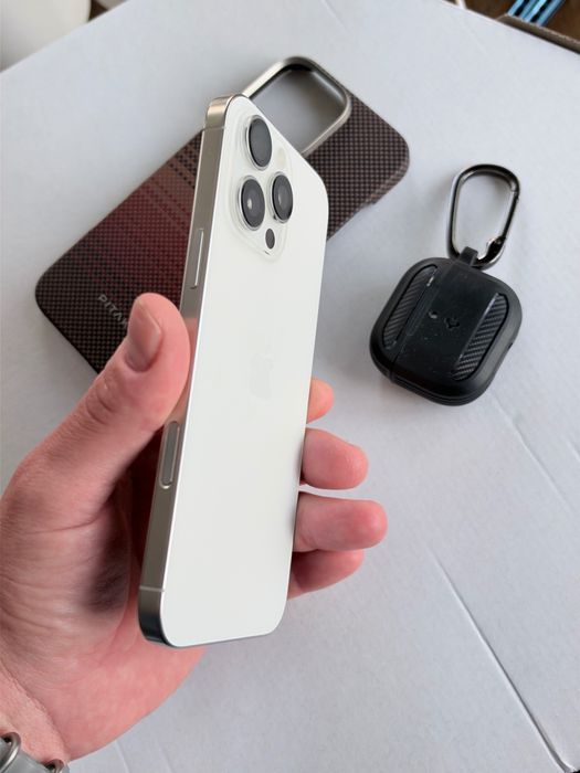 iPhone 16 Pro Max Silver