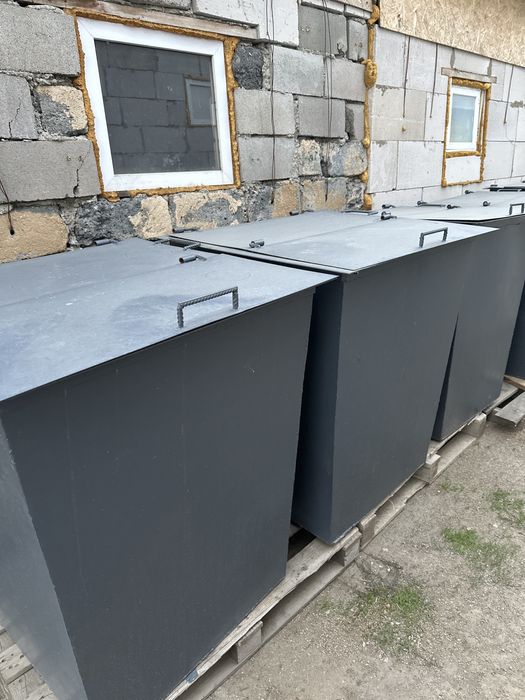 Продам мусорные контейнеры