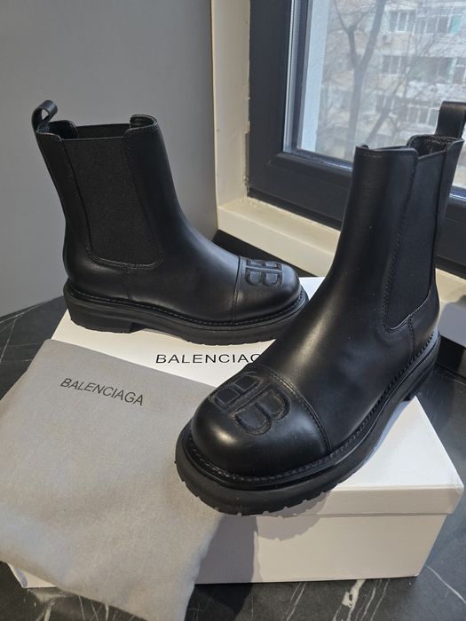 Ghete Balenciaga din piele naturala 37 38 si 39 Noi