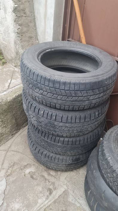 Гуми 236 65 17 зимни джуп