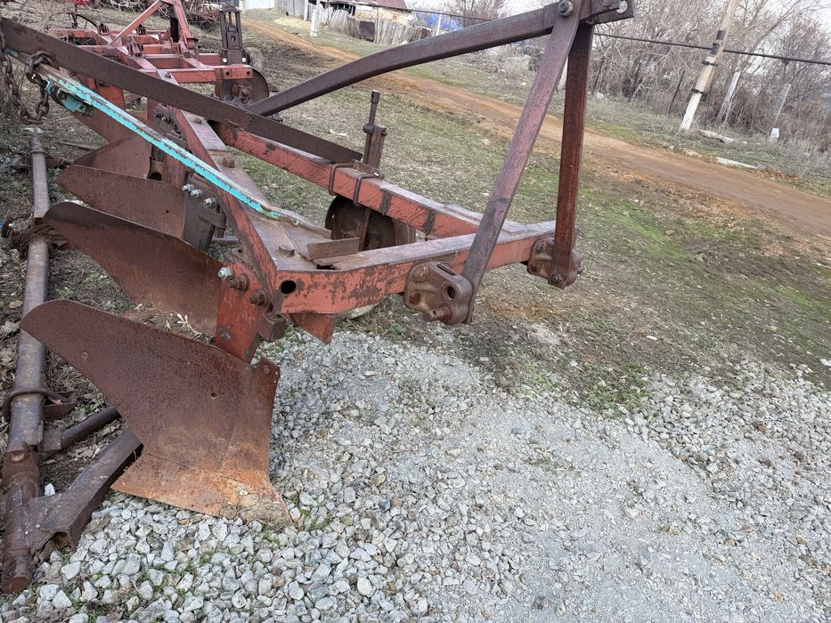 Продам плуг 5-корпусный