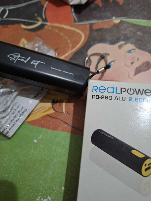 Продавам 2 външни батерий за телефон