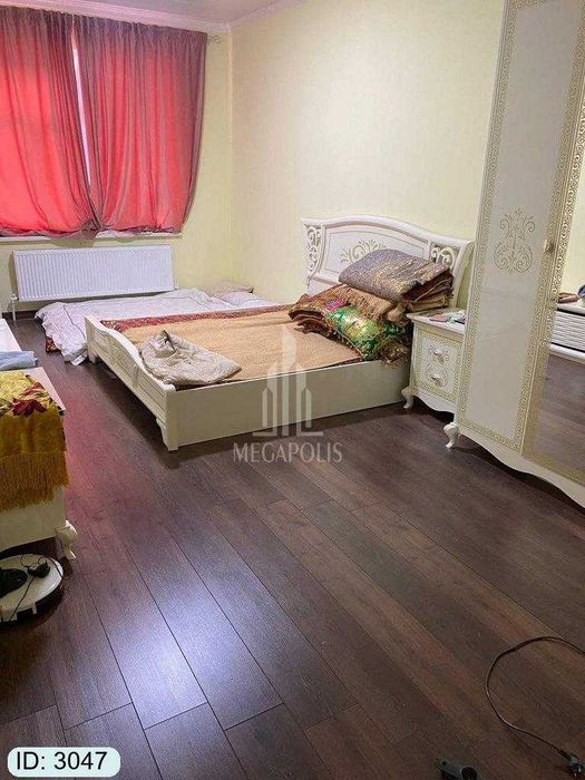 sharq 1 kivi magazin tarafda 1 xona kvartira sotiladi №3047