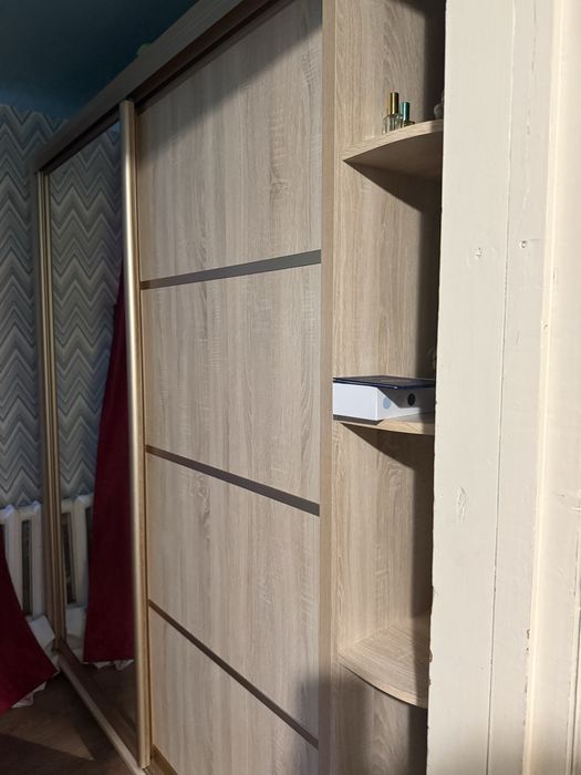 Продам большой шкаф