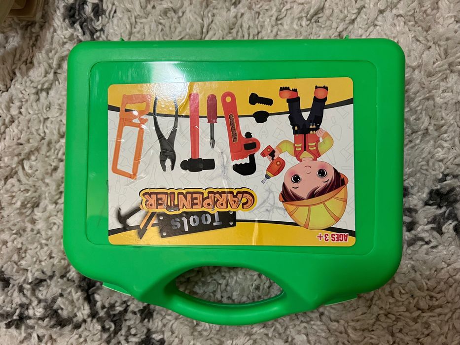 Играчки за деца, писти, движещи и др.