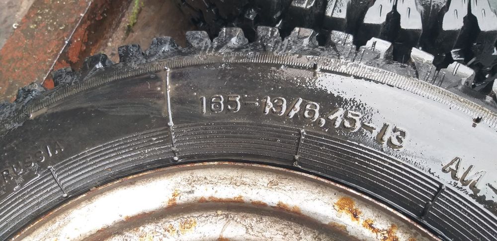 Шины с дисками на Москвич