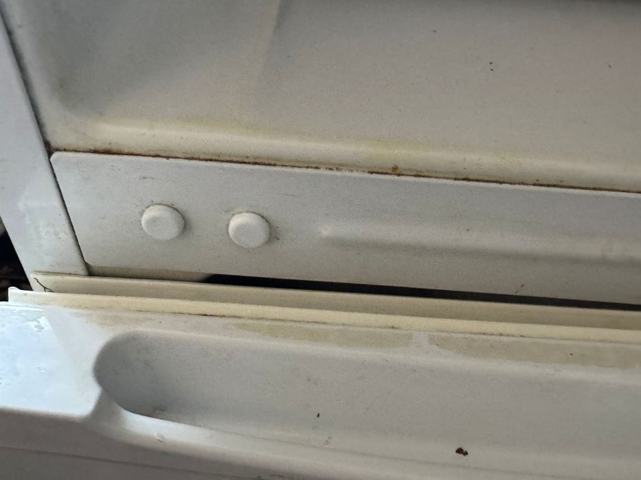 Продам б/у холодильник Indesit, в рабочем состоянии