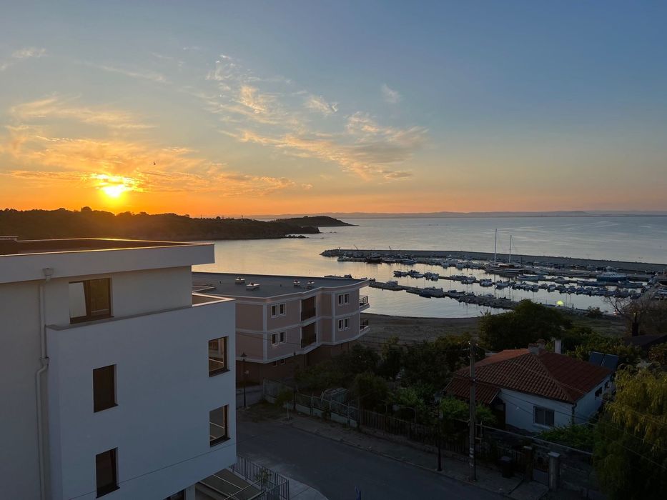 Продава се Двустаен апартамент в Черноморец - 81 кв.м за 1420 €/кв.м - Снимка #4