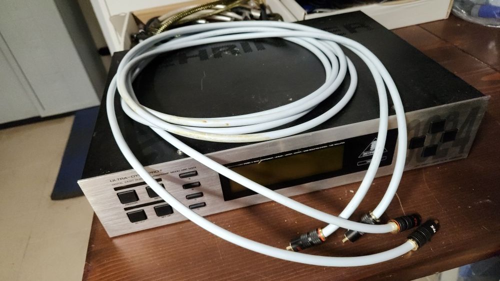 Cabluri RCA argint 99% - XLR- RCA Van Den Hul și alte mărci HI-END !!!