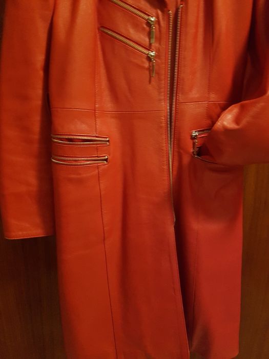 Червено манто от естествена кожа