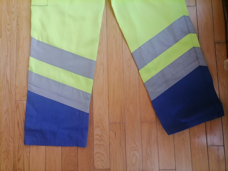 Vând pantaloni de lucru