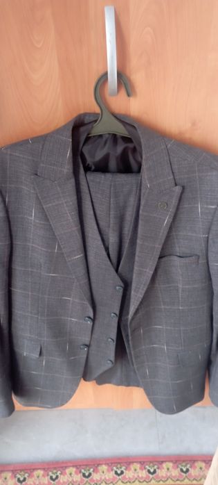 Костюм тройка мужской
