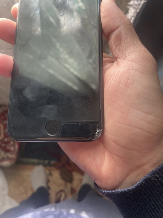 Iphone se 2020 karopka dok