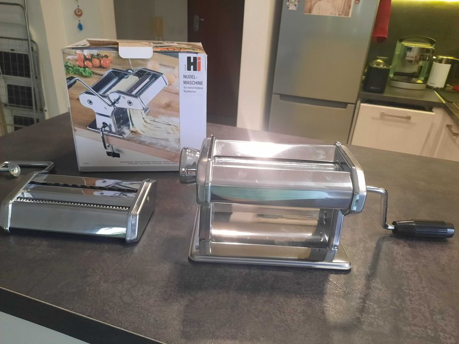 Машинка за домашна паста