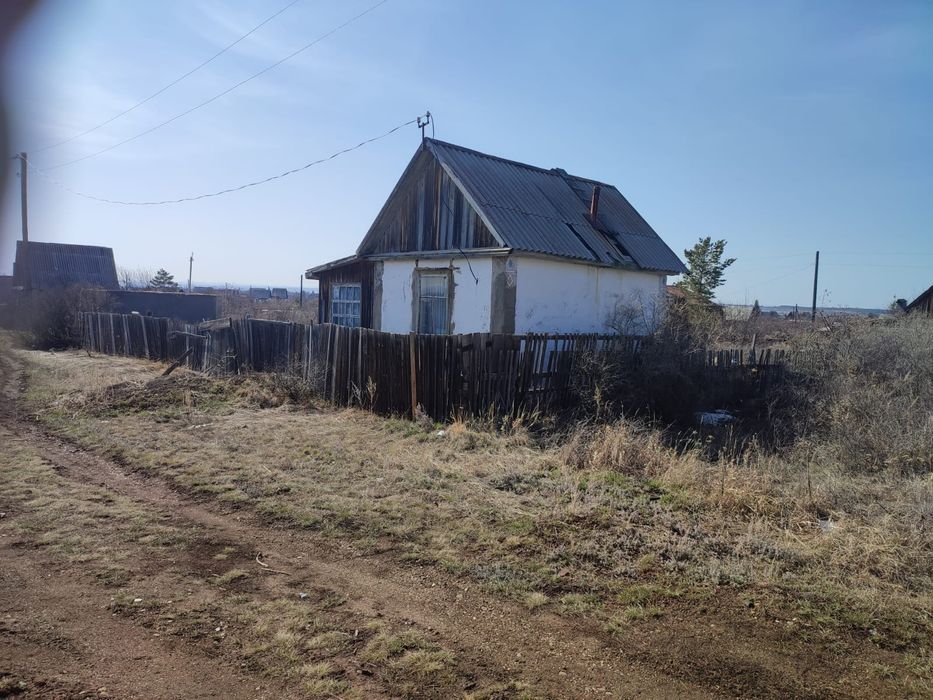 Продам Дачу с водой и со светом.