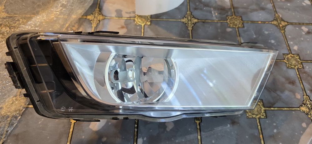 Vand halogen dreapta skoda octavia