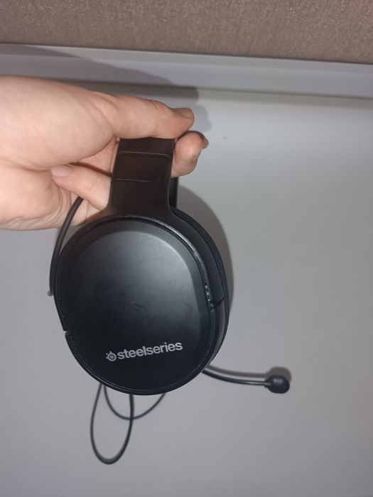 Наушники Steelseries Arctis 1