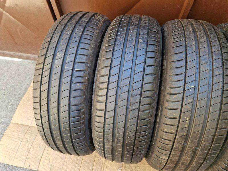 4 Michelin R17 215/65
летни гуми
DOT3017