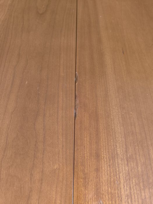 Маса от MDF и масивен дъб